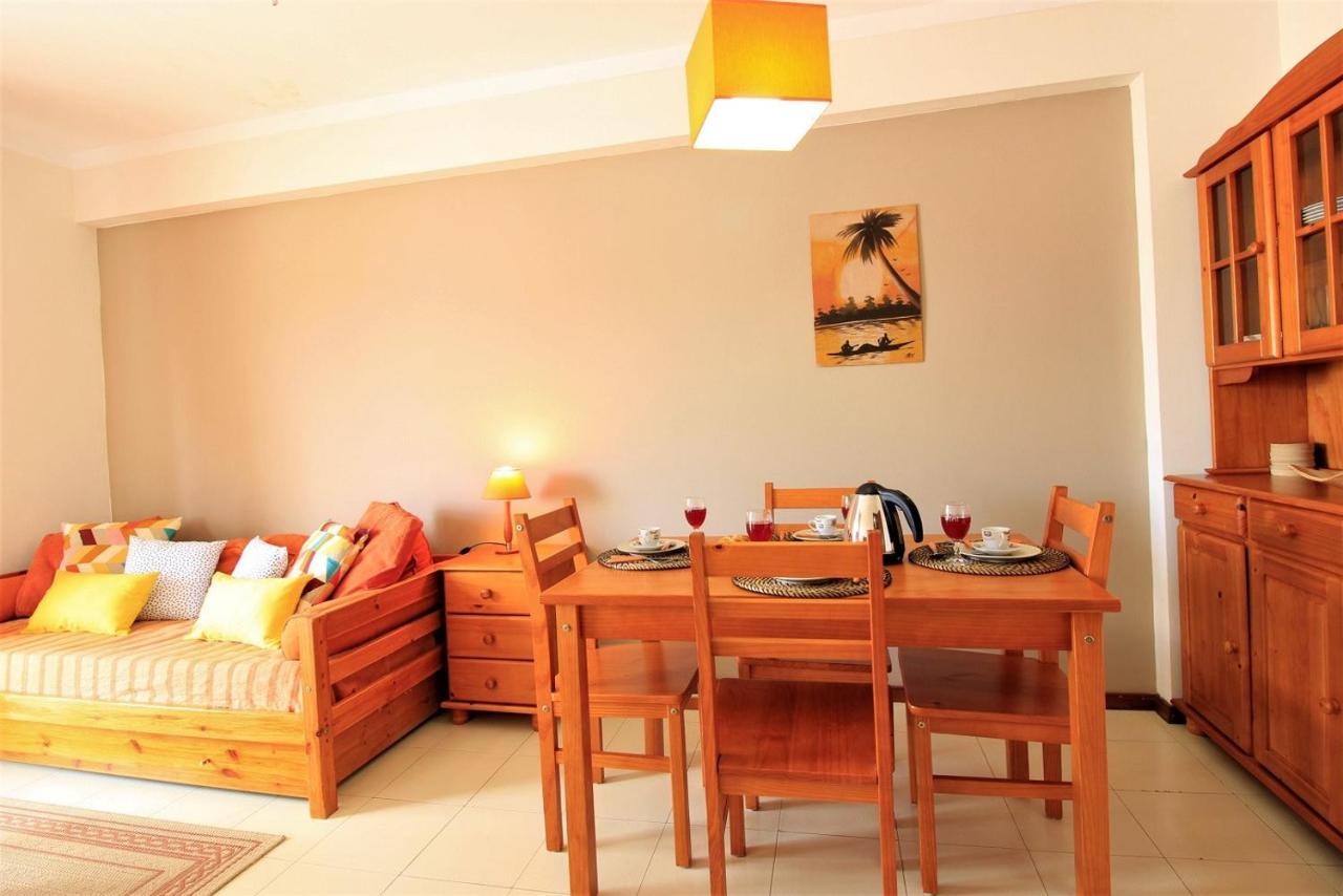 Portimao Classic With Pool By Homing Apartman Alvor Kültér fotó