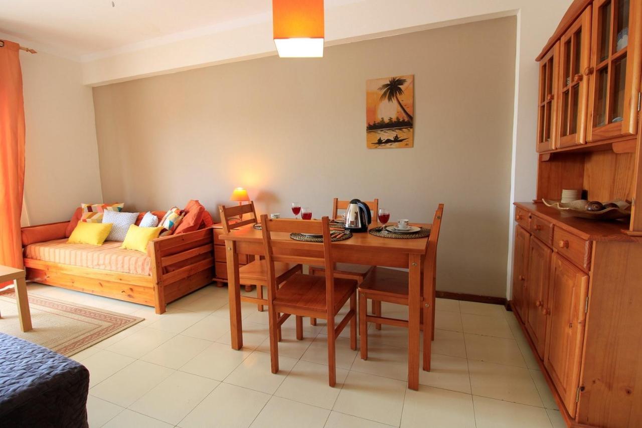 Portimao Classic With Pool By Homing Apartman Alvor Kültér fotó