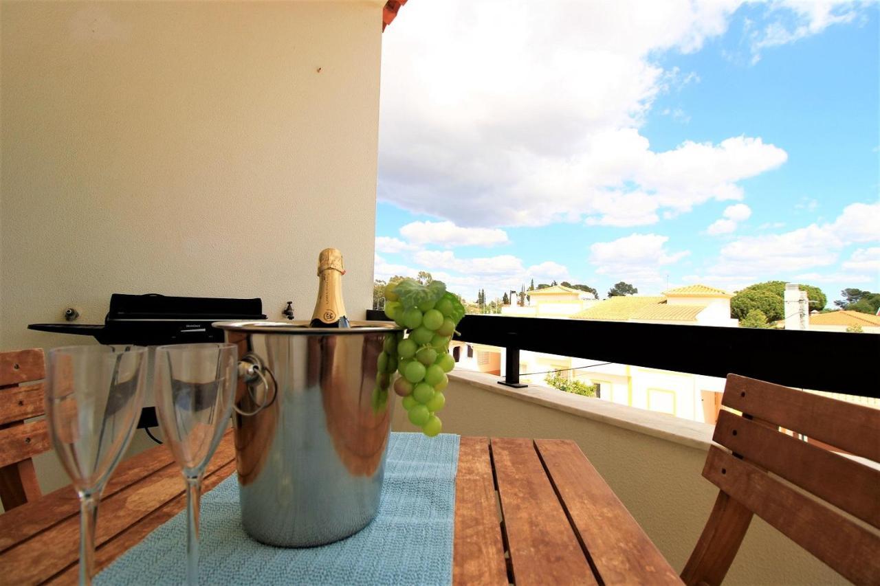 Portimao Classic With Pool By Homing Apartman Alvor Kültér fotó