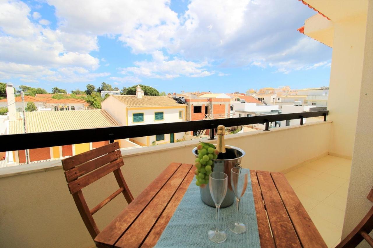 Portimao Classic With Pool By Homing Apartman Alvor Kültér fotó